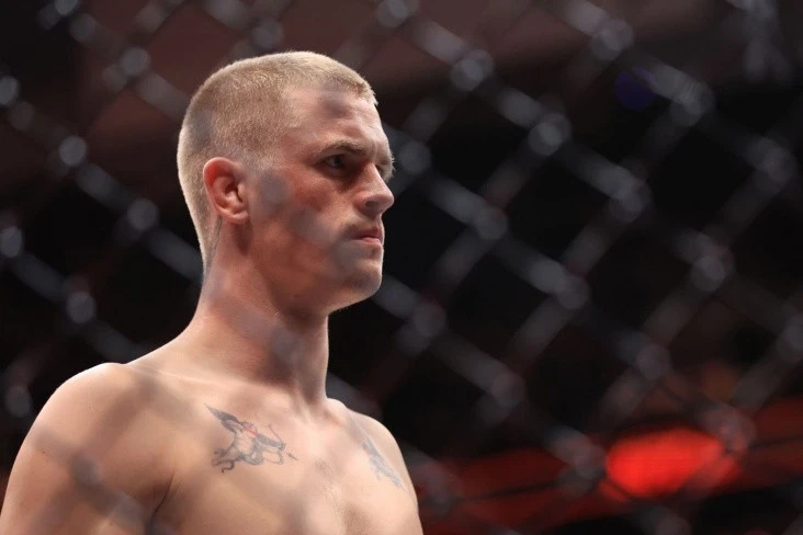 İan Harri Belal Məhəmmədi UFC Fight Night 265-də məğlub edib