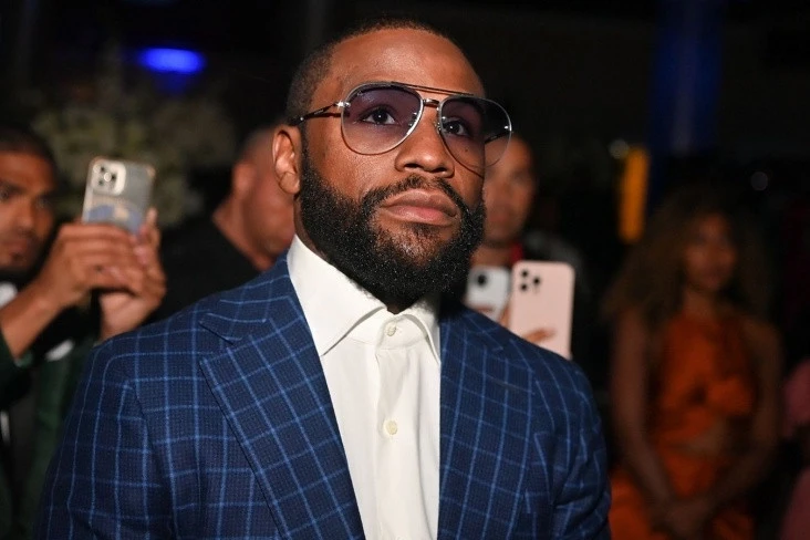 Floyd Mayweather iş yaptığını söyleyerek paralarla fotoğrafını paylaştı