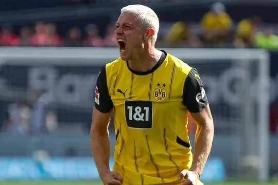 Барселона начала переговоры о трансфере Руэрсона в качестве замены Кунде