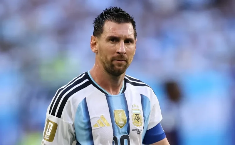 Lionel Messi Argentina millisindən çıxacağını elan etdi