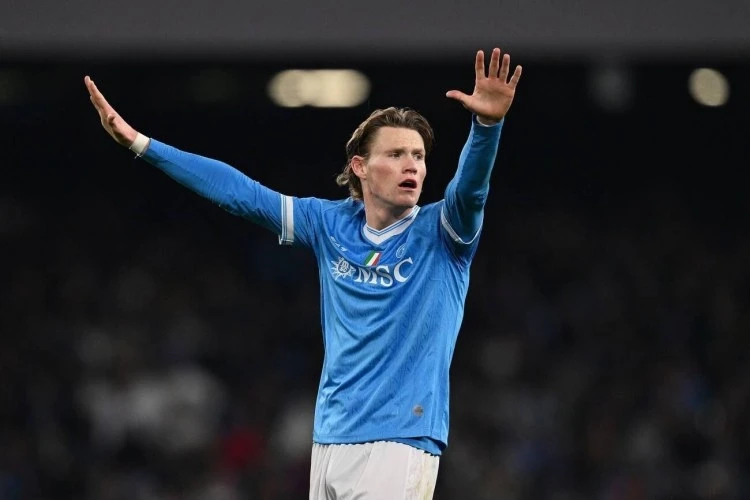 Mançester Yunayted Maktominey üçün Napoliyə 80 milyon avro təklif edə bilər