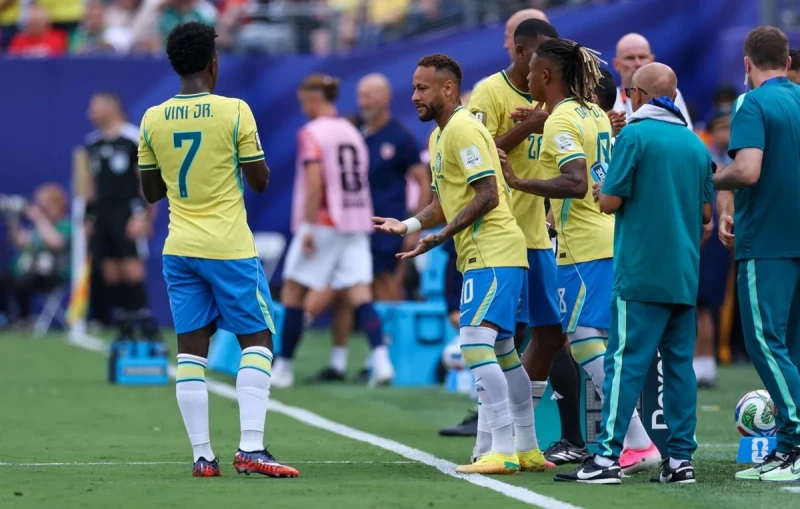 Neymar dünya çempionatlarında Peleni geridə qoydu