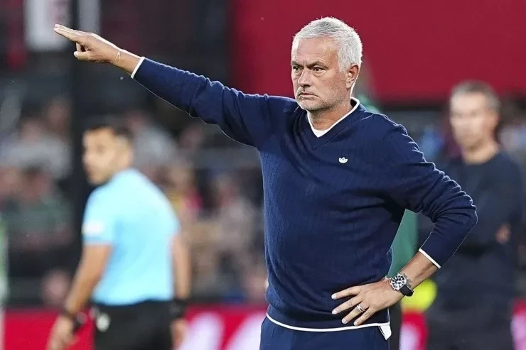 Joze Mourinyo gələn mövsüm Benfikada qalacaq