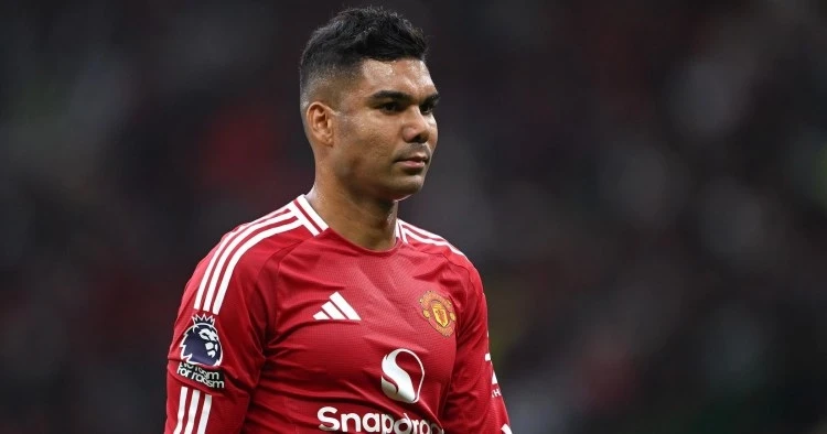 Manchester United Casemiro'ya yeni sözleşme teklif etti, ancak oyuncu gitmek istiyor