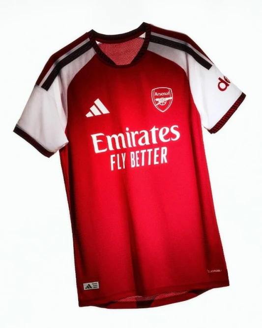 Arsenal yeni mövsüm üçün ev formasını təqdim edib