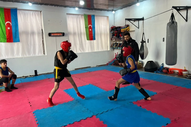 Bərdədə uşu-sanda üzrə rayon birinciliyi keçirilib: 30 idmançı mübarizə aparıb