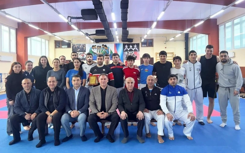 Azərbaycan Karate Federasiyasının rəhbərliyi milli komandanın üzvləri və məşqçilərlə görüş keçirib