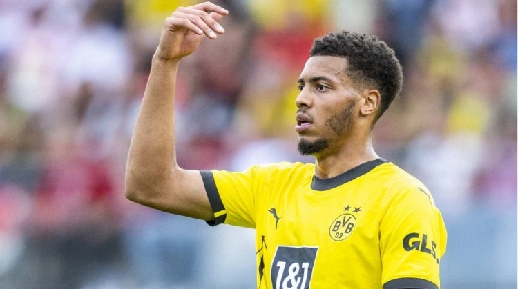 Манчестер Сити хочет вернуть воспитанника Феликса Нмечу