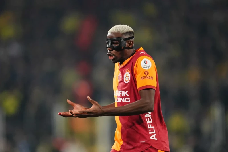 Nikki Battdan Osimhenə Mançester Yunaytedə keçid çağırışı