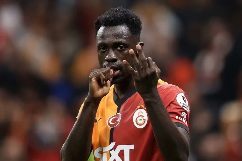 Davinson Sançes Komoya keçə bilər