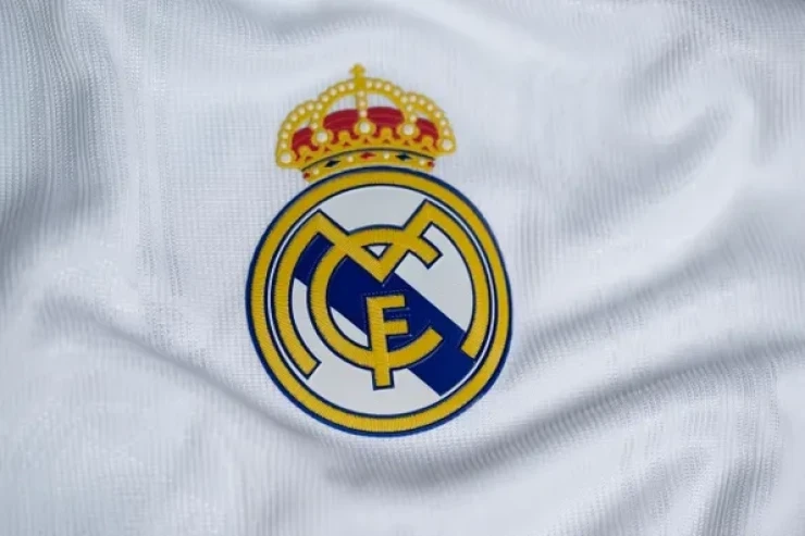 Tibo Kurtua Real Madrid ilə müqaviləsini uzadıb