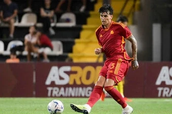 Valencia wants to transfer Roger Ibanez