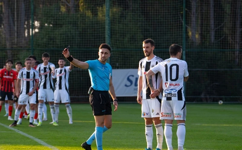 Azərbaycanlı futbol hakimləri Türkiyənin Antalya şəhərində yoxlama oyunu idarə ediblər