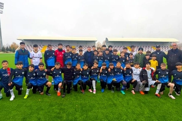 Ayxan Abbasov Ağsuda Hilal Ağsu uşaq futbol məktəbində olub