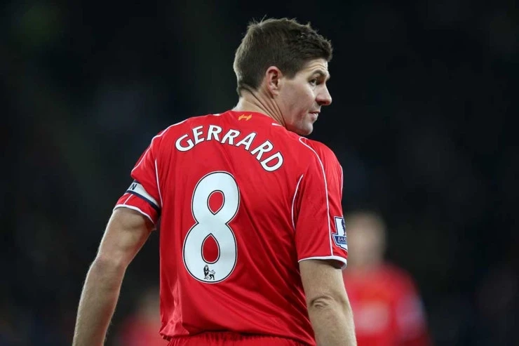 Steven Gerrard Picks Karim Benzema as Best Striker