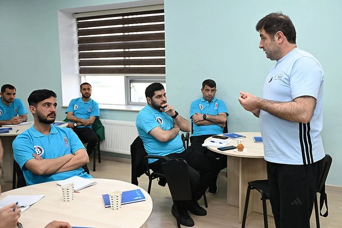 AFFA-da UEFA B kateqoriyalı məşqçi kursunun üçüncü mərhələsi başladı - FOTO