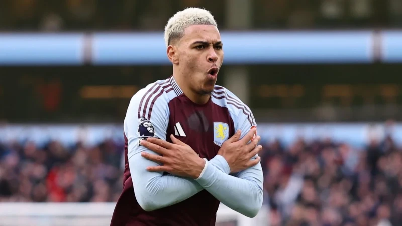 Aston Villa Morqan Rocersi heyətdə saxlamağı planlaşdırır