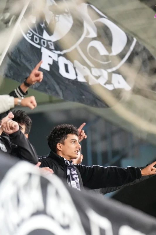 The number of fans attending stadiums in the 6th round of the Premier League has been announced