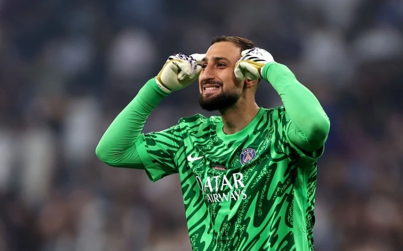 İngiltərənin nəhəng klubları Donnarumma üçün yarışır