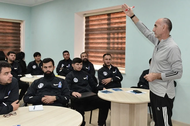 AFFA-da UEFA C Kateqoriyalı Məşqçi Kursunun III Mərhələsi Keçirilir - FOTO