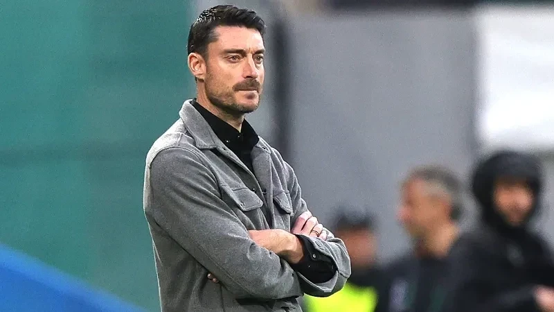 Albert Riera Frankfurt Ayntraxtından ayrıldı