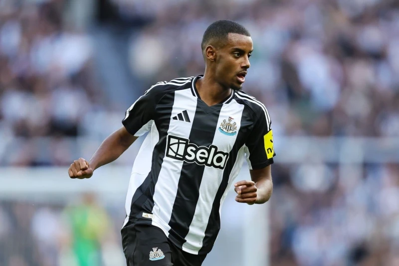 Aleksandr Isak, Newcastle ile ilişkisinin sona erdiğini açıkladı;