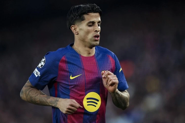 Barcelona Joao Cancelo'nun Transferini Resmileştirmeye Çalışıyor