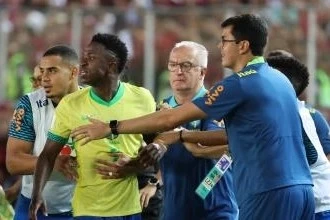 Realın futbolçusu baş hakimi təhqir etdi