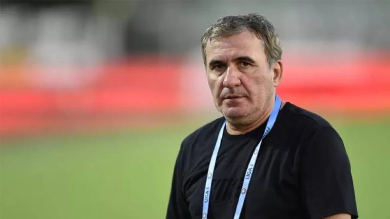 Hagi ilə müqavilə imzalandı