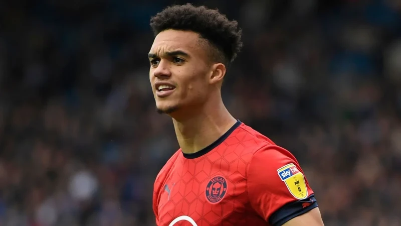 Antonee Robinson yazın Manchester Uniteda transfer olabilir