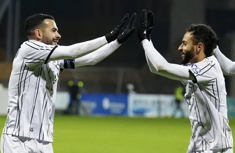 Emin Mahmudov scores his 70th goal for Neftchi