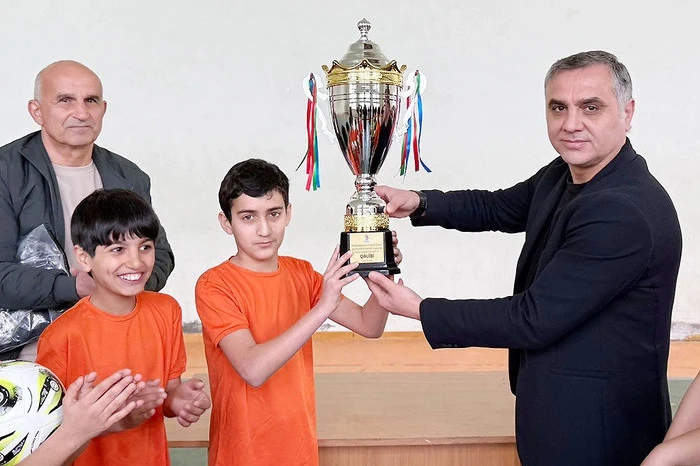 Lənkəranda Məktəblərdə Futbol Dərsi layihəsi çərçivəsində futzal turniri başa çatıb