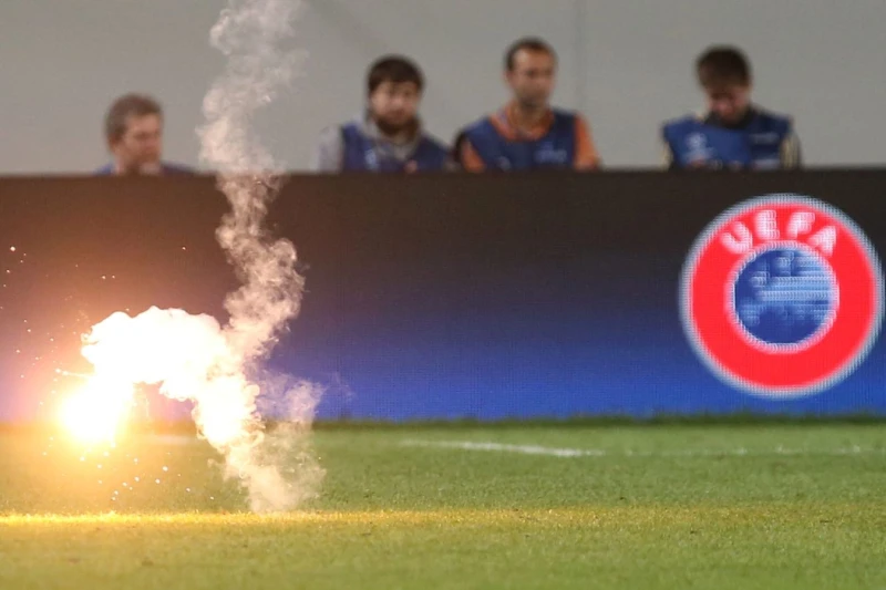 Барселона требует компенсацию от Айнтрахта Франкфурт за ущерб, нанесенный болельщиками на Камп Ноу