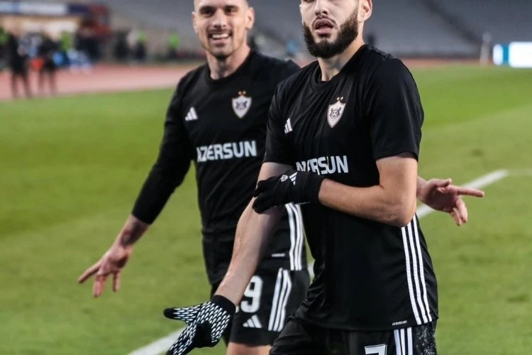 Yunanıstan mətbuatı Qarabağ barədə: Bir nəfərlik aktyorun teatrına çevirərək...