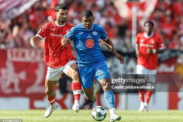 Kaiserslautern Teknik Direktörü ve Sportif Direktörü Mahir Emreli hakkında olumlu görüşler dile getirdi