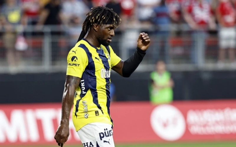 Napoli Fənərbağçada çıxış edən futbolçunu heyətinə qatmaq istəyir