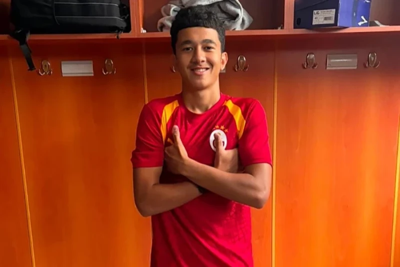 17 yaşlı Azərbaycanlı müdafiəçi Can Hacıyev “Qalatasaray”a iki illik müqavilə imzaladı