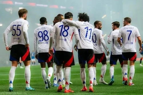 Qarabağın rəqibi xal itirdi