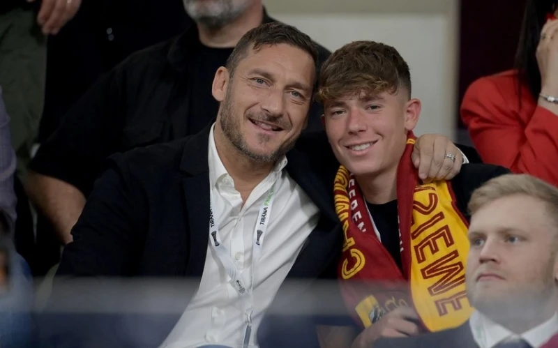 Kristian Totti 19 yaşında futbol kariyerini bitirdi