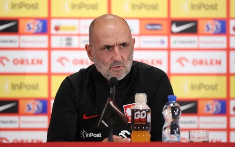 Michał Probierz, Lewandowski ile anlaşmazlığın ardından Polonya Milli Takımı Teknik Direktörlüğü görevini bıraktı