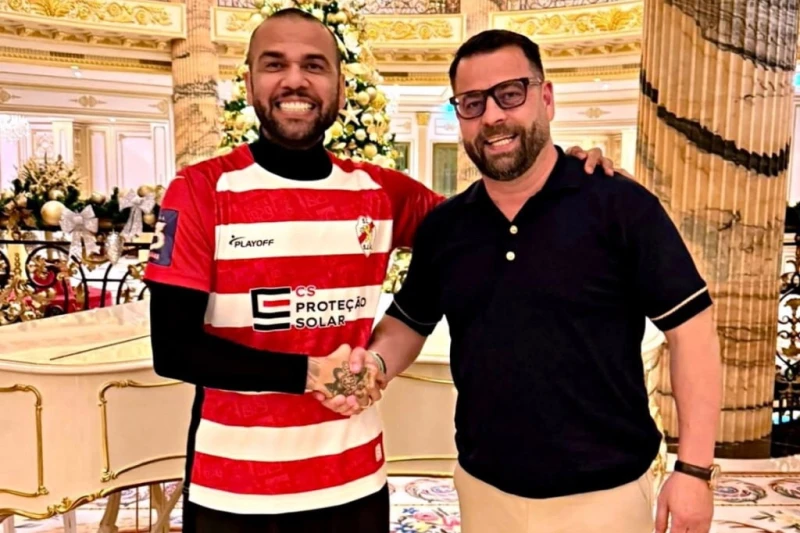 Dani Alveş Portuqaliya klubunu satın aldı