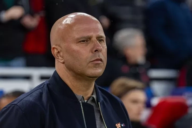 Arne Slot Liverpuldan istefaya göndərildi