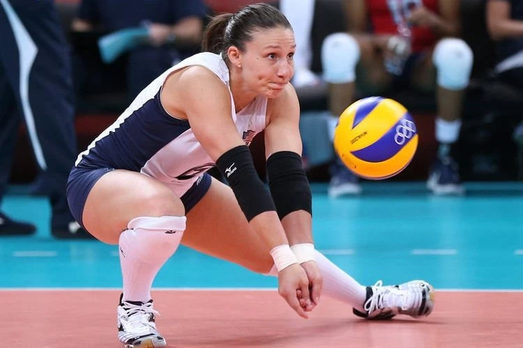 Nikol Devis: Azərbaycan voleybolu karyeramda böyük iz buraxıb