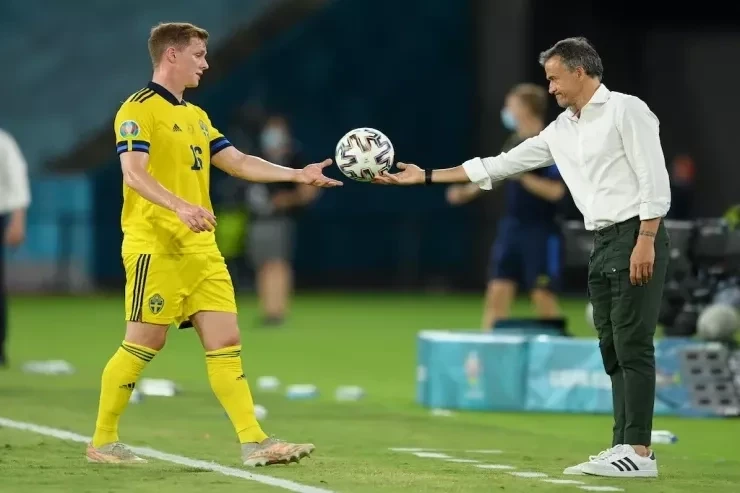 PSJ Luis Enrike ilə müqaviləni 2030-cu ilə qədər uzatmaq istəyir