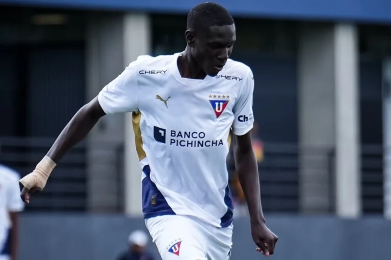 Barcelona signs Ecuadorian footballer on loan