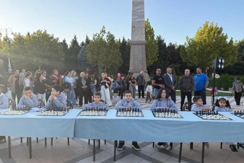 Gəncədə III MDB Oyunlarına dəstək məqsədilə şahmat yarışı və seansı keçirilib