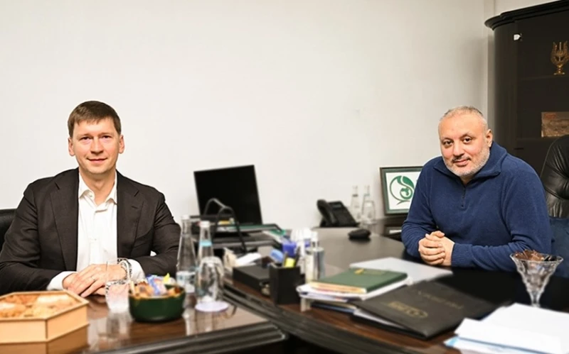 Latviya Virsliqasının prezidenti Peşəkar Futbol Liqasının qonağı olub
