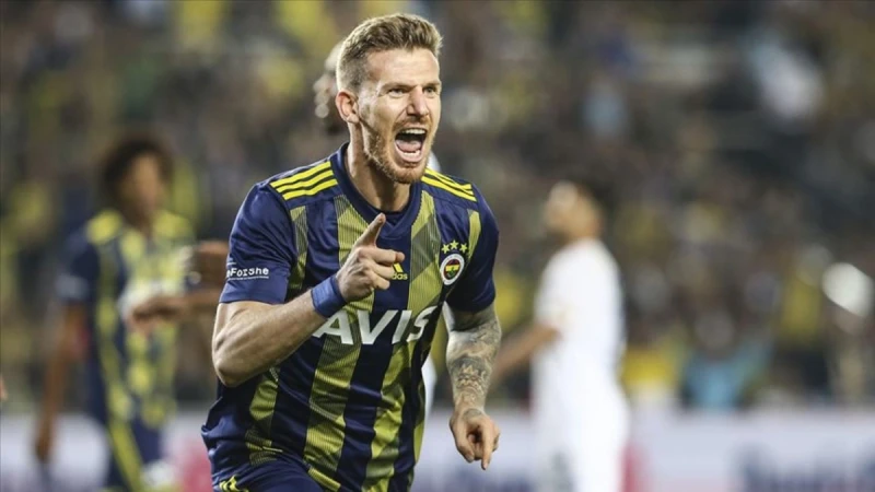 Serdar Aziz futbolçu karyerasını başa vurmaq qərarına gəldi