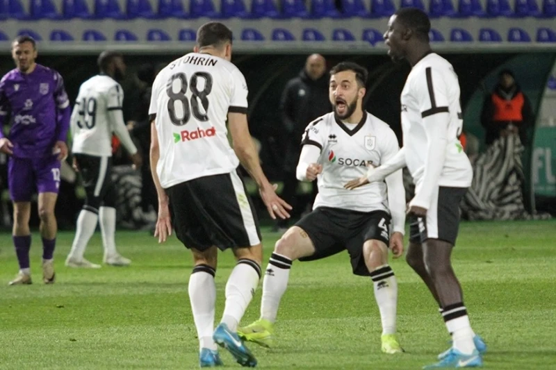 "Neftçi"nin maçı 2 manata