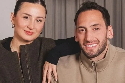 Çalhanoğlunun xanımı milli komandanın kapitanını müdafiə etdi